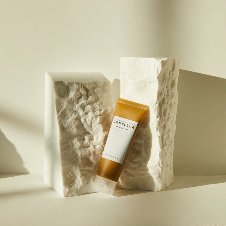 skin1004-madagascar-centella-ampoule-foam-delikatna-pianka-do-oczyszczania-twarzy-125ml.webp